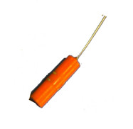 OFS-1光纖水聽器它通過高靈敏度的光學(xué)相干檢測原理，可以達(dá)到較高的探測靈敏度和較寬動(dòng)態(tài)范圍，將水聲振動(dòng)轉(zhuǎn)換成光信號，通過光纖傳至信號處理系統(tǒng)提取聲信號信息，具有靈敏度高、頻帶響應(yīng)寬、抗電磁干擾、耐惡劣環(huán)境、結(jié)構(gòu)輕巧、易于遙測和構(gòu)成大規(guī)模陣列等特點(diǎn)，它屬于新型水聽器的一種，已經(jīng)逐漸從早期的實(shí)驗(yàn)室研究階段邁向工程應(yīng)用。