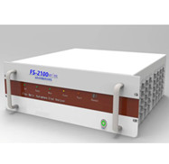 FS-2100光纖水聽器信號解調(diào)儀也稱光纖水聽器偵聽主機，是光纖水聽器偵聽傳感系統(tǒng)的主要監(jiān)測設(shè)備之一，通過高靈敏度的光學(xué)相干檢測將水聲震動轉(zhuǎn)換成光信號, 通過光纖傳到信號處理系統(tǒng)提取聲信號的信息。解調(diào)算法是信號解調(diào)的重中之重，采用多種解調(diào)算法相結(jié)合，比如相位生成載波(phase generated carrier, PGC)法、 3× 3耦合器法、 外差法等。